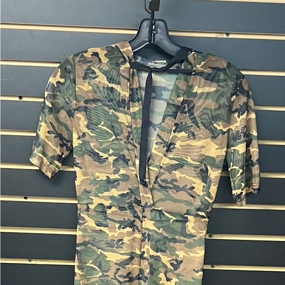 Small camouflage jump suit - Picture 1 of 2